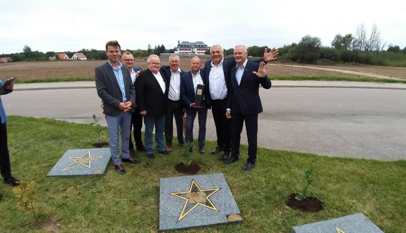 Obelisk i 12 pamiątkowych tablic poświęconych wybitnym polskim sportowcom pojawiło się na Suwalszczyźnie, fot. Iza Kosakowska