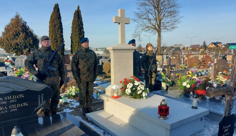 Uroczystości z okazji 80. rocznicy powstania Armii Krajowej w Suwałkach, fot. Areta Topornicka