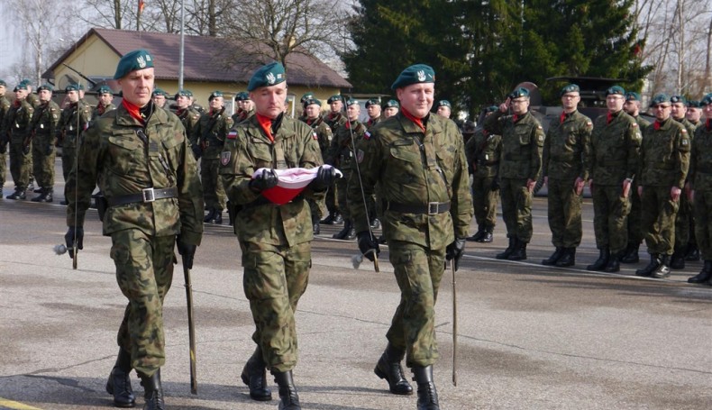 Uroczystość przywitania nowego dowódcy 14. Suwalskiego Dywizjonu Artylerii Przeciwpancernej, 1.04.2017, fot. Iza Kosakowska