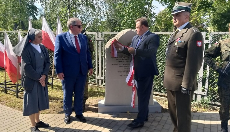 W Suwałkach upamiętniono ochotników, którzy w 1920 roku stanęli do walki z bolszewikami, fot. Areta Topornicka