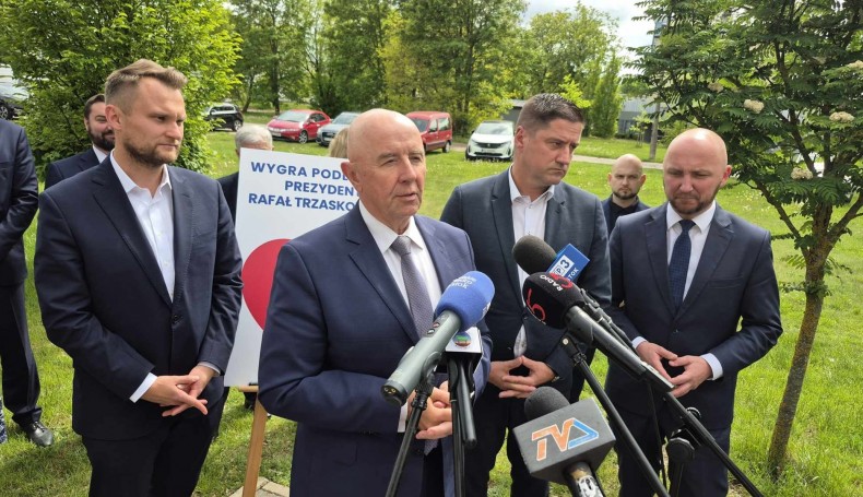 Samorządowcy, działacze i sympatycy Platformy Obywatelskiej, Polski 2050 i PSL zachęcają do głosowania na Rafała Trzaskowskiego, 23.05.2025,  fot. Areta Topornicka.