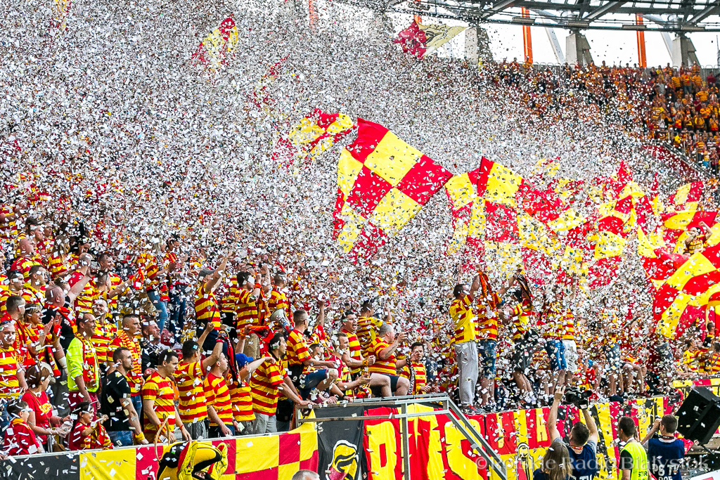 Wszystko w nogach piłkarzy i gardłach kibiców - Jaga walczy o mistrza [wideo]