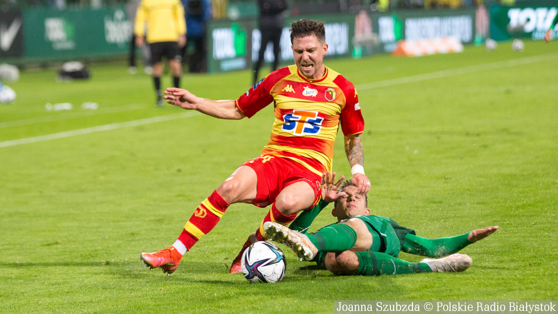 Fatalny błąd w obronie i szybka odpowiedź - Jagiellonia Białystok remisuje z Wartą Poznań [zdjęcia, wideo]