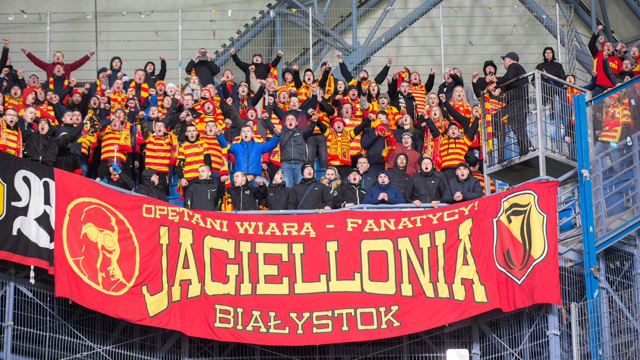 Finał Pucharu Polski: Kibice Jagiellonii wykupili wszystkie bilety na pociągi specjalne