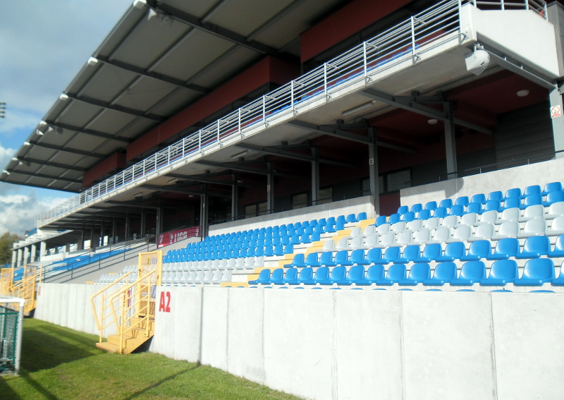 Rodzina robotnika poszkodowanego w wypadku na stadionie w Suwałkach nie zgadza się na zakończenie sprawy sądowej bez wskazania winnych