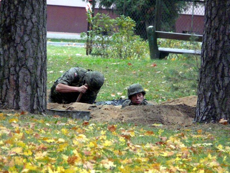 Granaty przy augustowskiej szkole