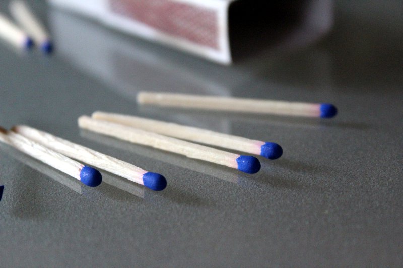 Łomża:  Podpalenia kontenerów na cmentarzu przy Przykoszarowej. Policja szuka podpalacza