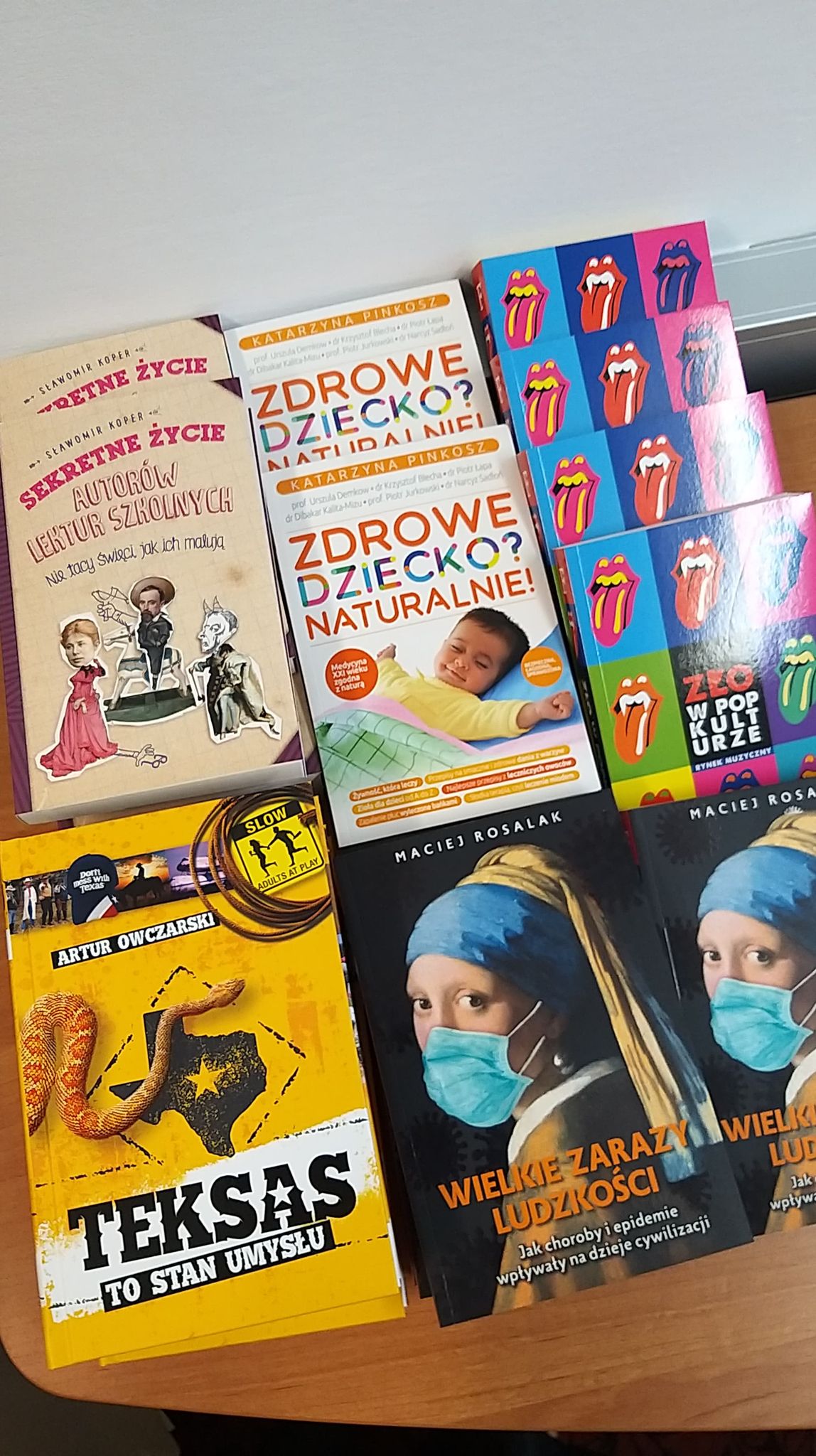 Gwiazdka z książką 2020. Wydawnictwo Fronda poleca się na święta( i po nich także)