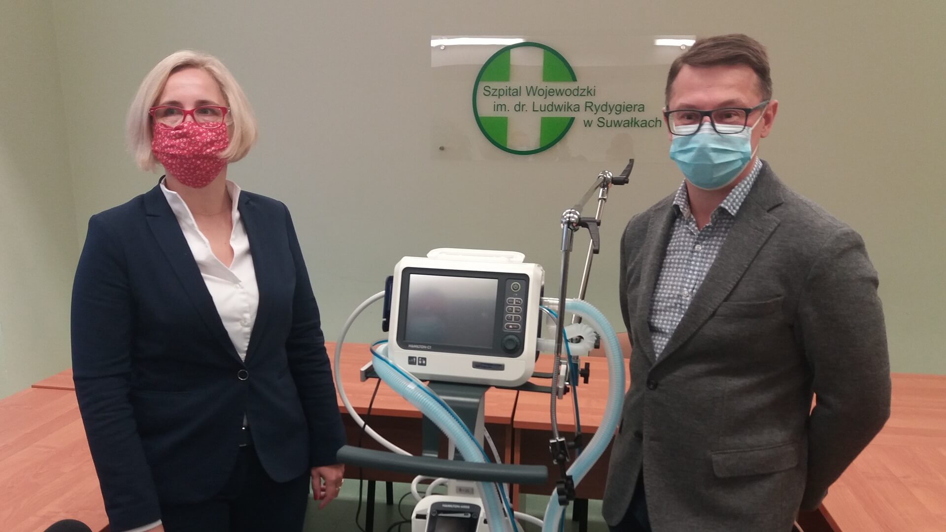 Szpital w Suwałkach otrzymał nowy respirator od jednego z banków