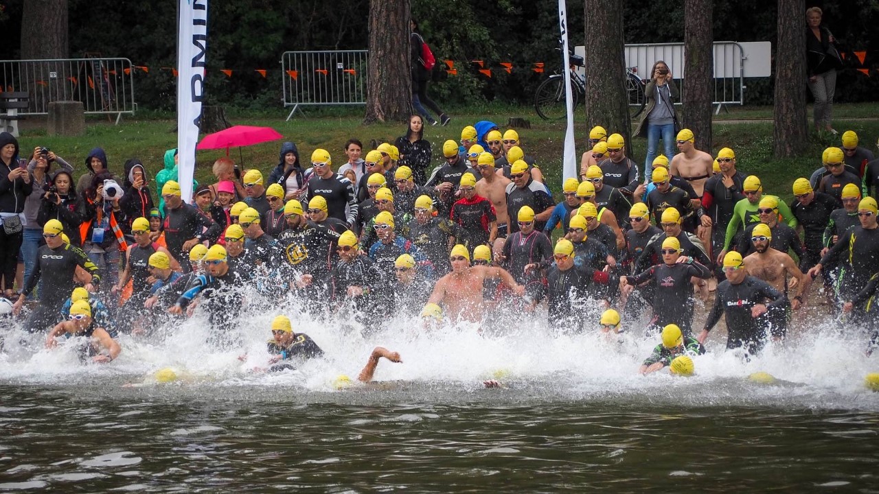 Ponad 400 uczestników rywalizowało w zawodach triathlonowych w Augustowie