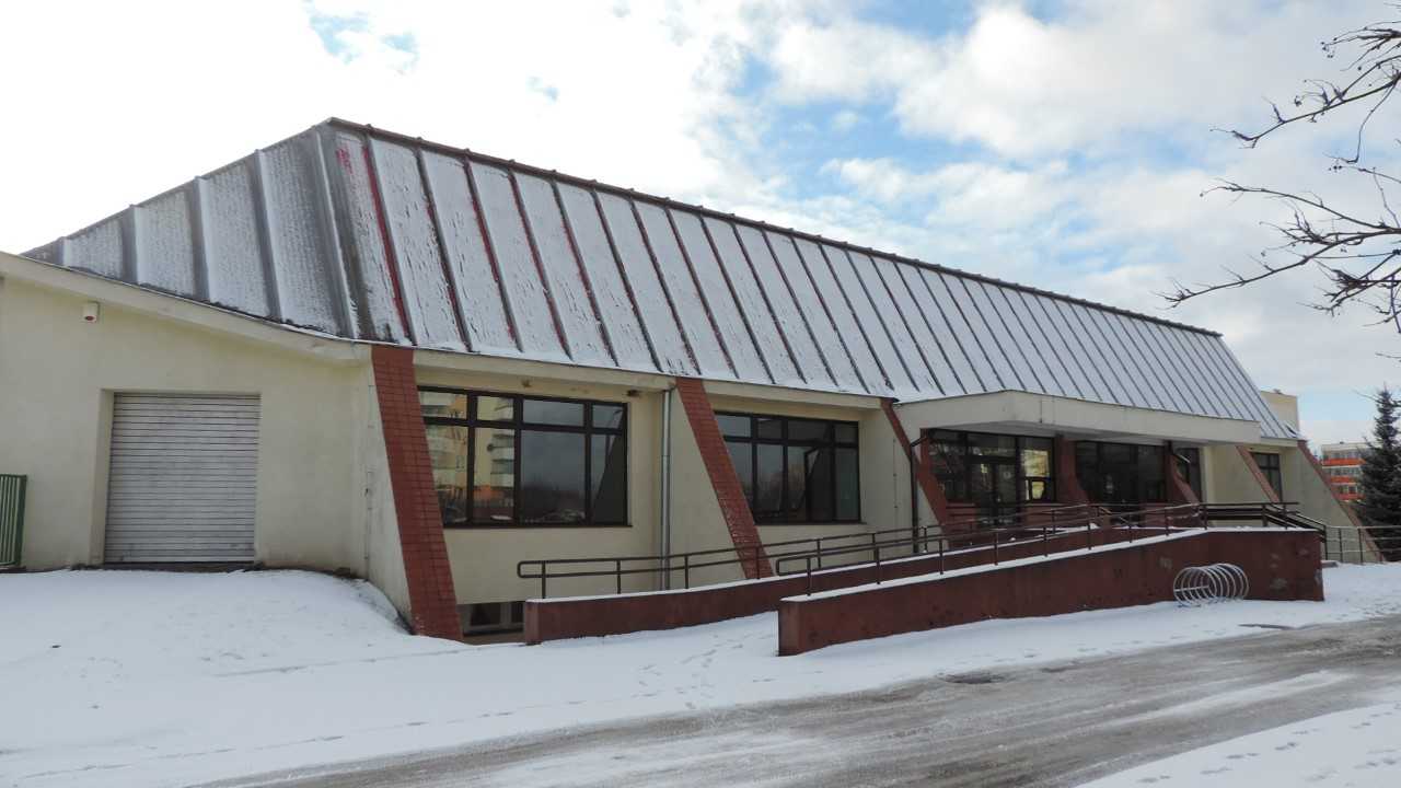 W łomżyńskiej Hali Sportowej im. Olimpijczyków Polskich przecieka dach