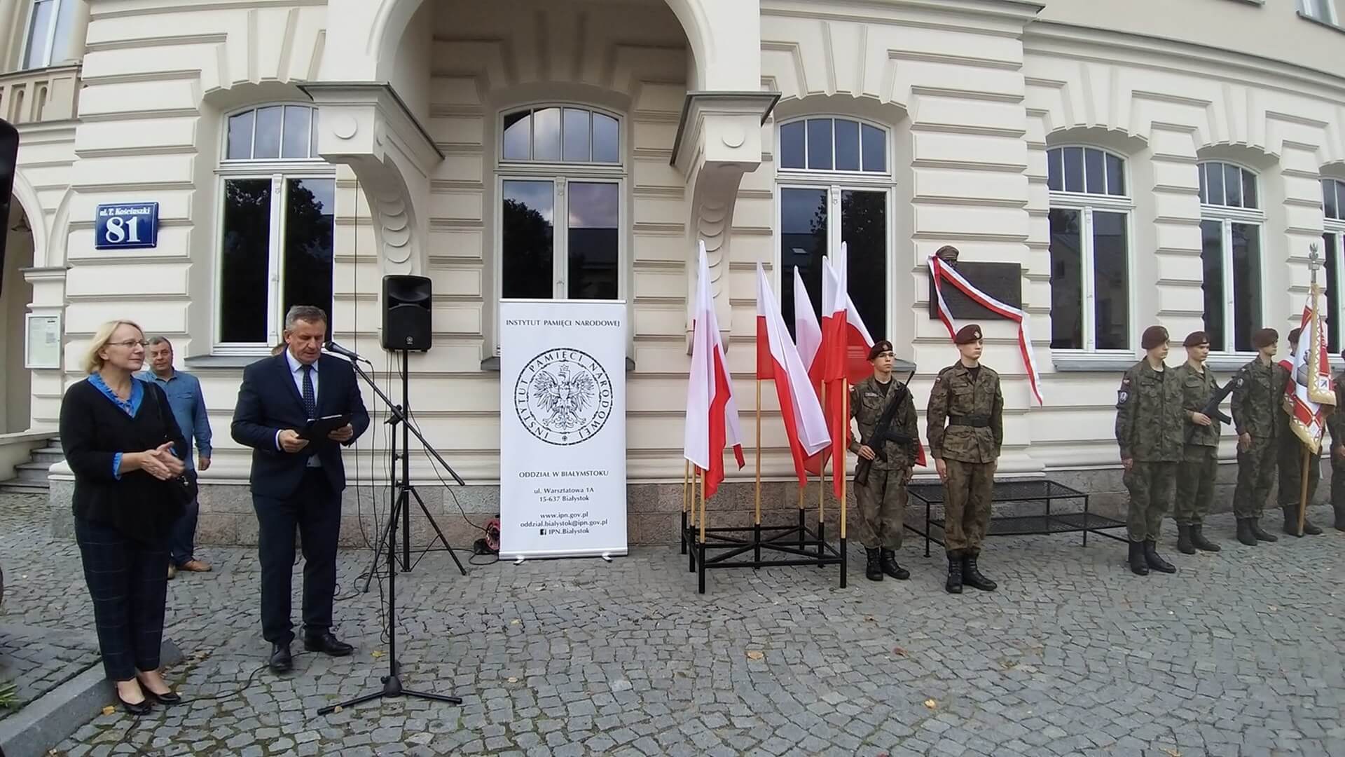 W Suwałkach odsłonięto tablicę upamiętniającą 100. rocznicę wizyty Józefa Piłsudskiego