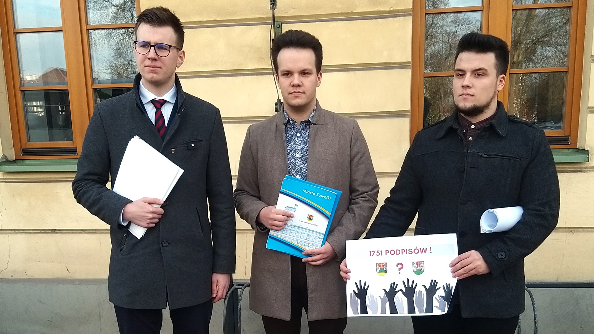 Organizatorzy akcji "Nie dla nowego herbu Suwałk" zebrali ponad 1700 podpisów