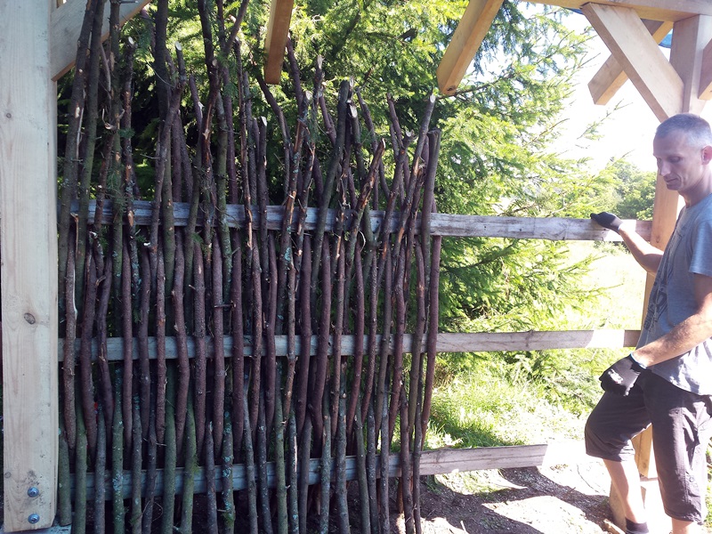 Warsztaty z wykonywania płotów jak z dawnej suwalskiej wsi