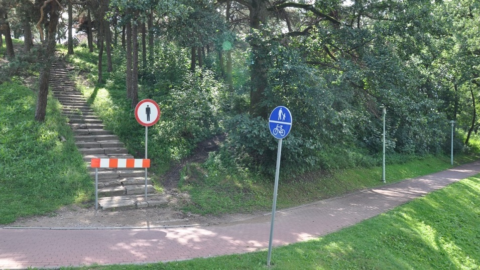 Kilkudziesięcioletnie schody przy bulwarach nad Czarną Hańczą zostaną gruntownie przebudowane