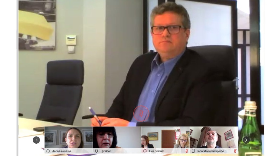 Opowieści różnej treści - suwalscy radni obradują przez internet