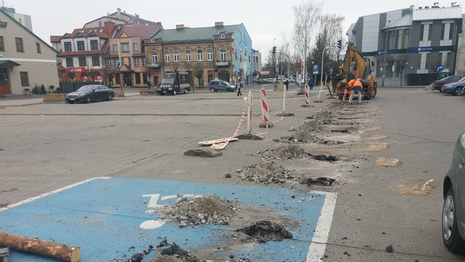 Uwaga kierowcy, w centrum Suwałk trudniej będzie zaparkować samochód