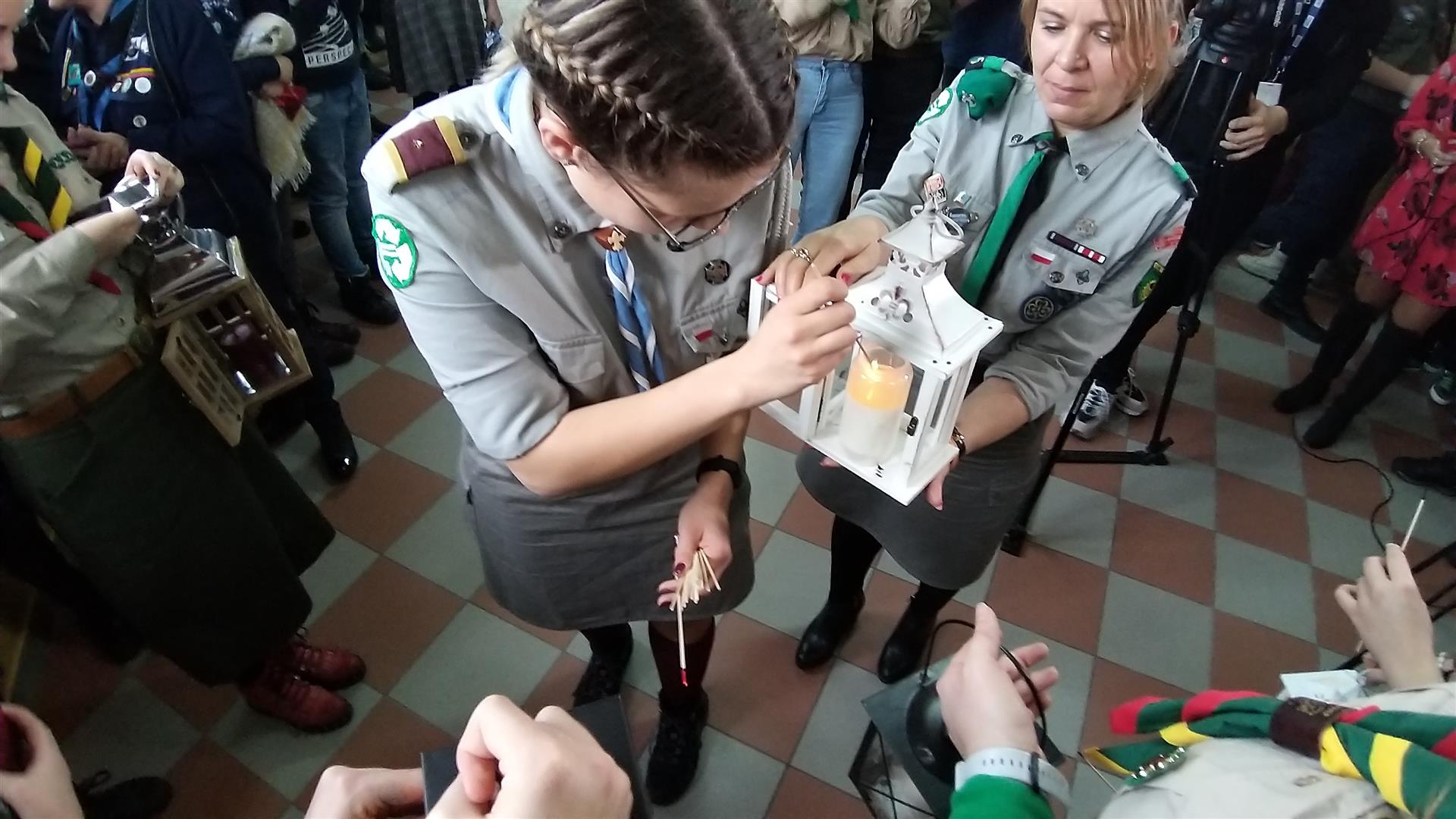 Betlejemskie Światełko Pokoju przekroczyło granicę. W Rutce-Tartak przejęli je harcerze