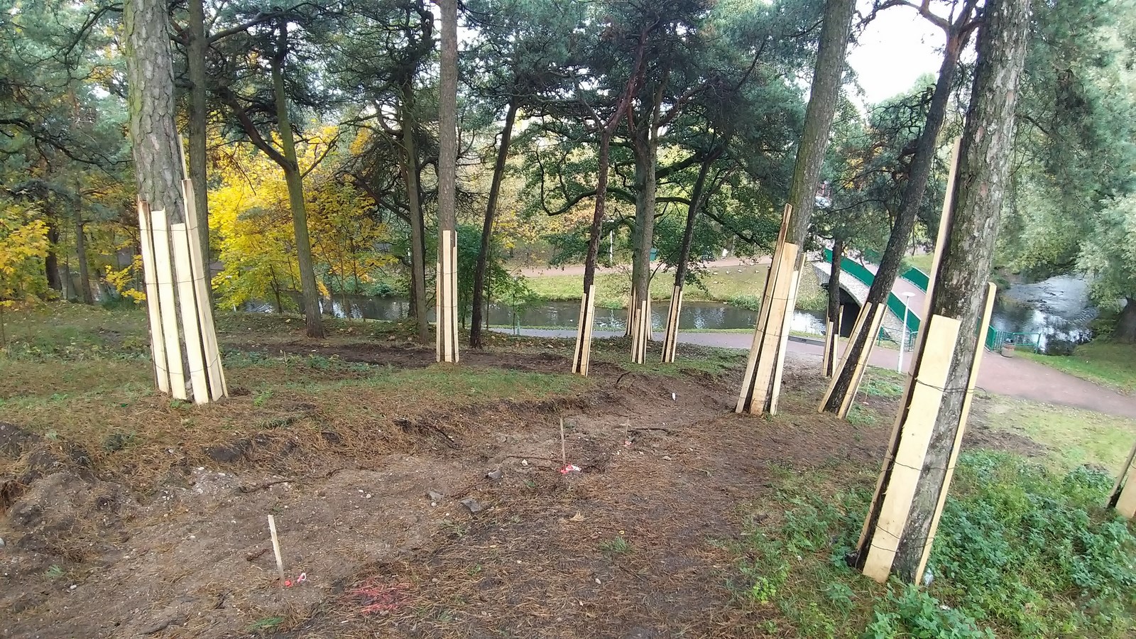 O kilka tygodni przedłuży się remont schodów nad Czarną Hańczą w Suwałkach