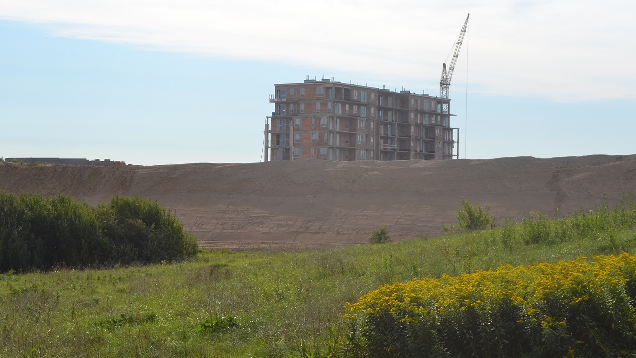 Wokół osiedla Sobola Biel panuje bałagan. Alarmuje suwalski radny