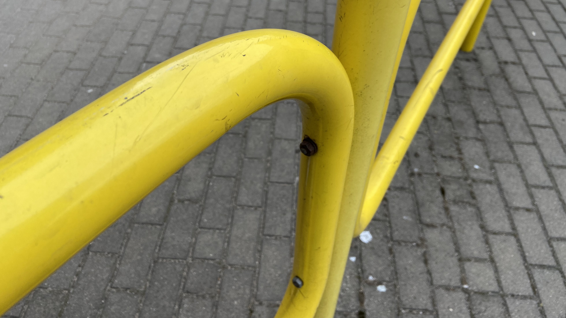 Nie można zdjąć barierek na suwalskim skrzyżowaniu