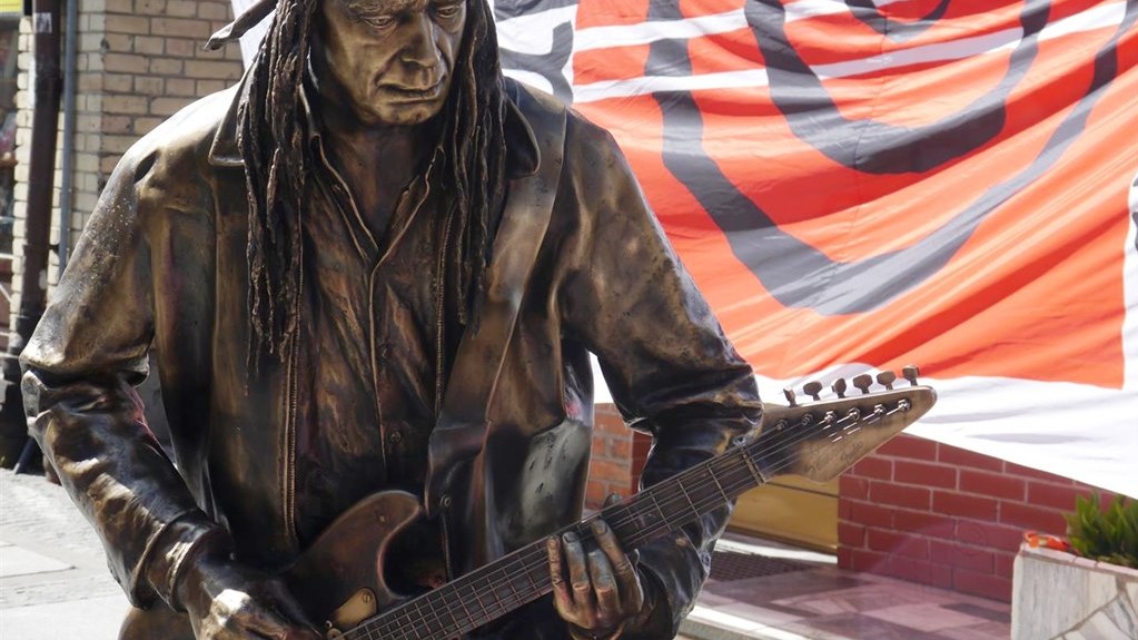 Andrzej Pągowski zaprojektował mural, który za niecały miesiąc pojawi się w Suwałkach