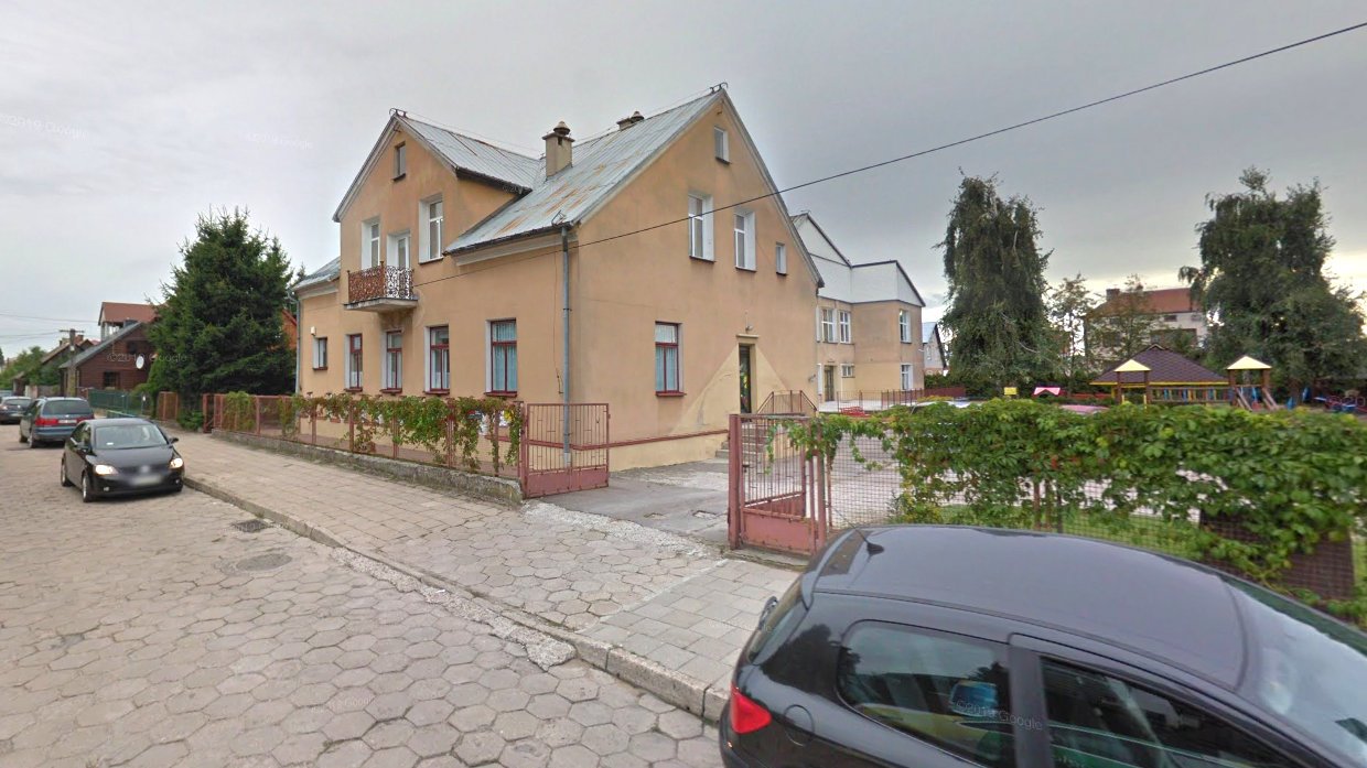 Augustowianie skarżą się na brak miejsc parkingowych pod przedszkolem przy ulicy Kopernika