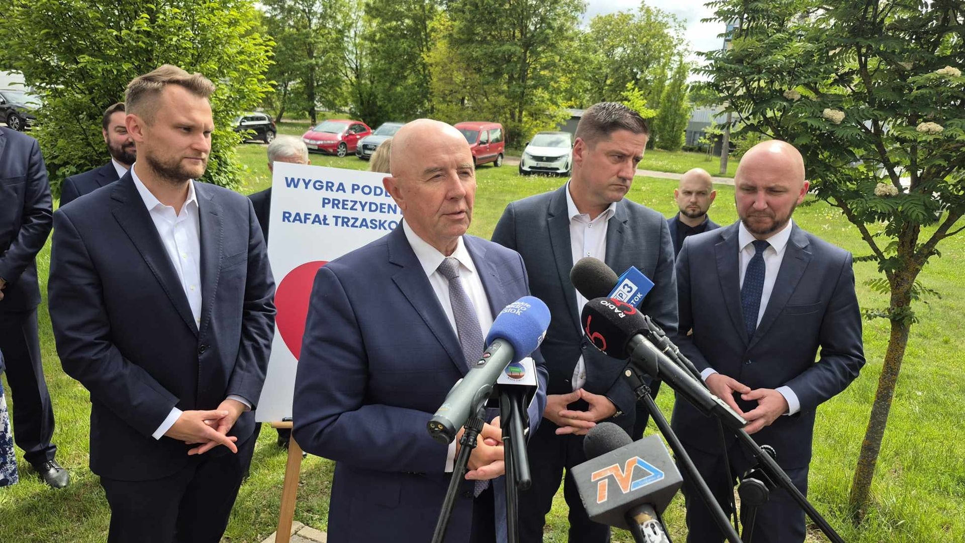 Samorządowcy, działacze i sympatycy Platformy Obywatelskiej, Polski 2050 i PSL zachęcają do głosowania na Rafała Trzaskowskiego, 23.05.2025,  fot. Areta Topornicka.